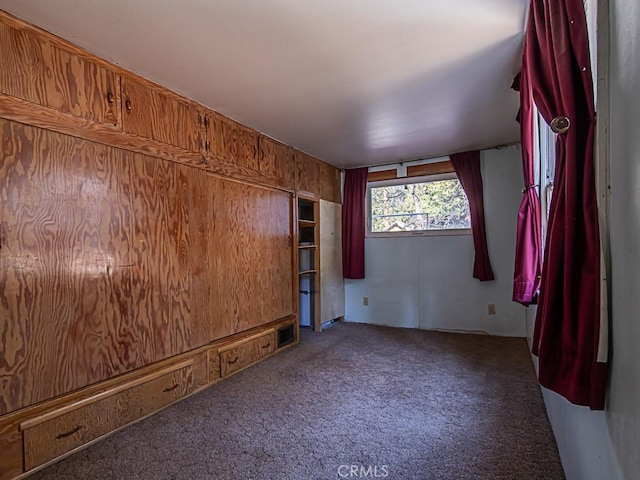 empty room featuring carpet