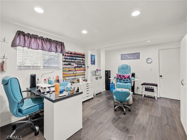 home office with recessed lighting, baseboards, and dark wood-style flooring