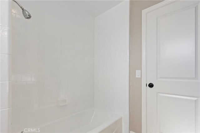 full bathroom featuring washtub / shower combination