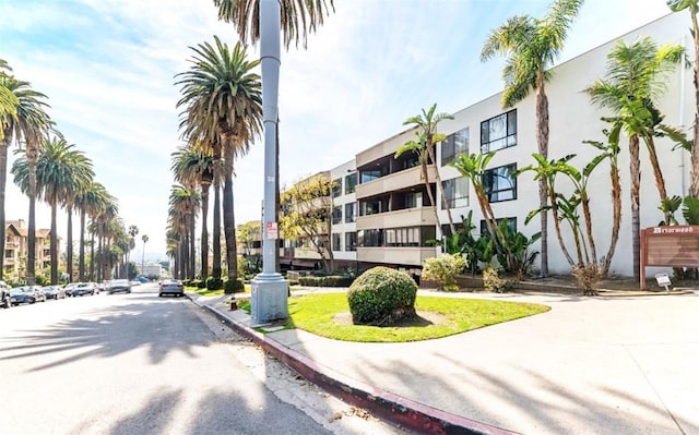 1745 Camino Palmero St Unit 537, Los Angeles, CA 90046 - view of apartment building / complex