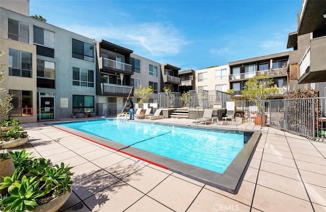 1745 Camino Palmero St Unit 537, Los Angeles, CA 90046 - community pool with a patio area and a residential view