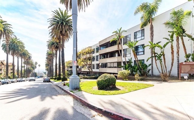 1745 Camino Palmero St Unit 537, Los Angeles, CA 90046 - view of apartment building / complex