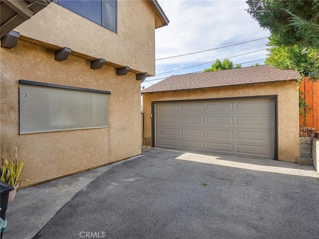 view of detached garage