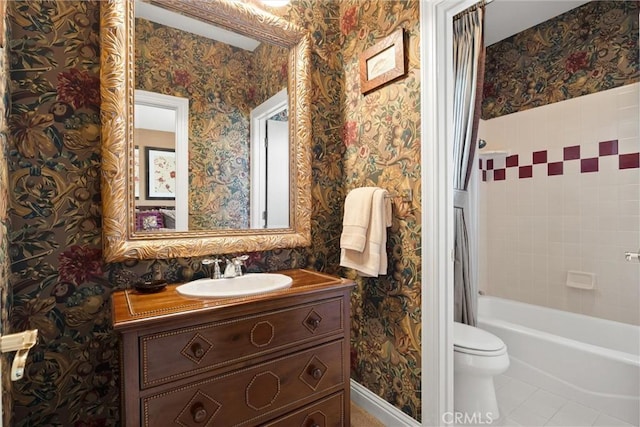 full bathroom featuring tile patterned flooring, toilet, vanity, shower / bath combination with curtain, and wallpapered walls