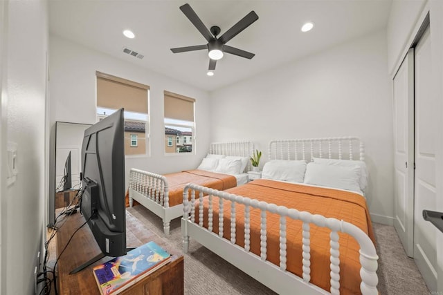 bedroom with recessed lighting, a closet, visible vents, ceiling fan, and baseboards