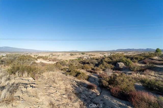 view of nature featuring a mountain view