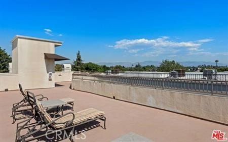 14242 Burbank Blvd Unit 103, Sherman Oaks, CA 91401 - view of patio / terrace