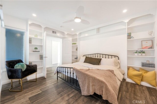 bedroom with a ceiling fan, recessed lighting, dark wood-style flooring, and visible vents