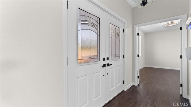 5627 Newland Rd, Paradise, CA 95969 - entryway featuring dark wood-type flooring and baseboards