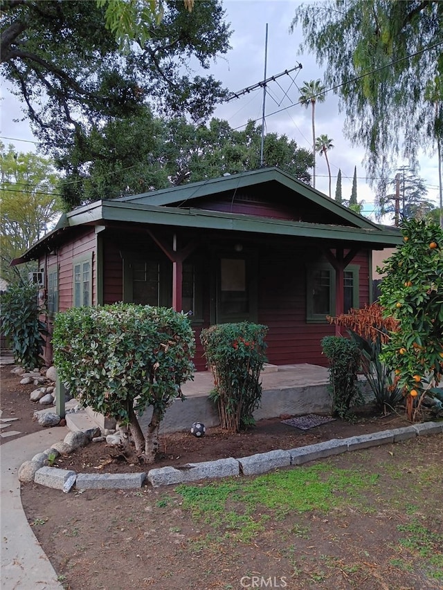 view of front of home with covered porch