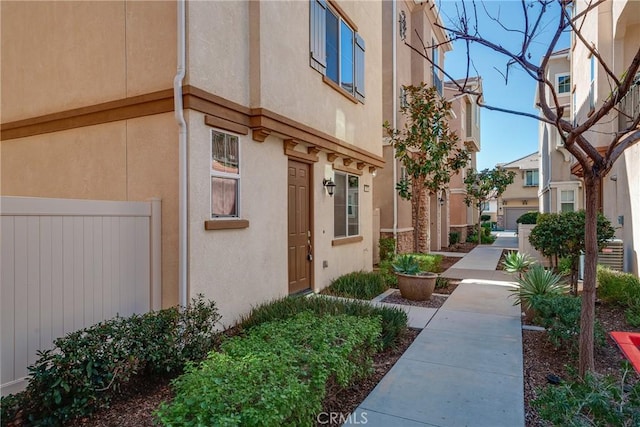 711 Banyan Way, Pomona, CA 91767 - view of home's community featuring fence