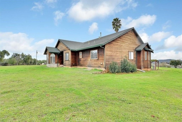 view of front of property with a front yard