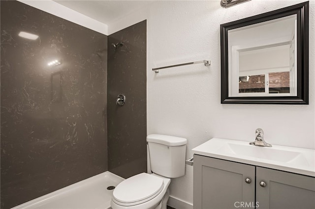 355 French St, Willows, CA 95988 - bathroom with a shower, vanity, and toilet