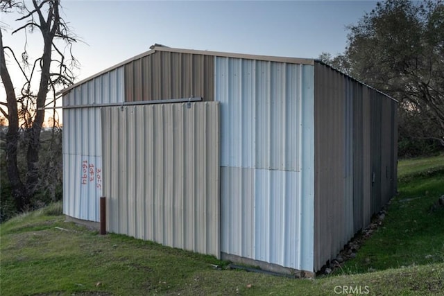 view of outdoor structure featuring an outdoor structure