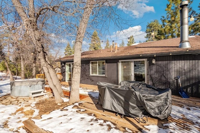 43121 Grizzly Rd, Big Bear Lake, CA 92315 - rear view of property with roof with shingles and a hot tub