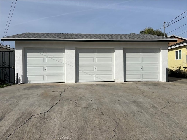 view of detached garage