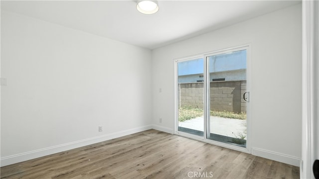 3659 W 110th St, Inglewood, CA 90303 - unfurnished room with light wood finished floors and baseboards