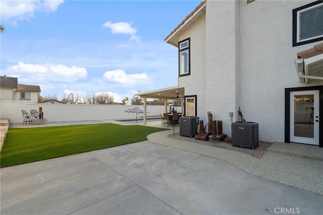14201 Ross Ct, Rancho Cucamonga, CA 91739 - view of yard featuring a patio