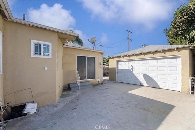 view of detached garage