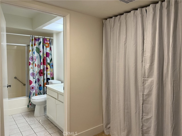 4018 Calle Sonora Este Unit C, Laguna Woods, CA 92637 - full bath featuring tile patterned flooring, shower / tub combo with curtain, toilet, vanity, and baseboards