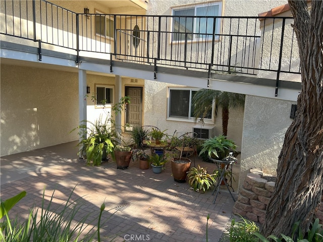 4018 Calle Sonora Este Unit C, Laguna Woods, CA 92637 - view of patio featuring a balcony