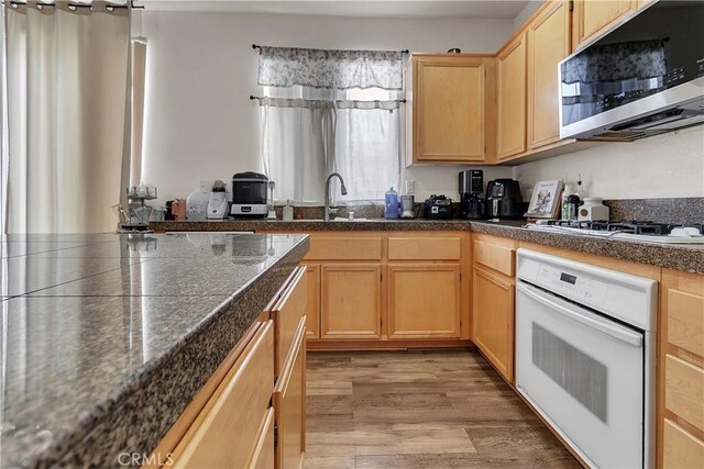 12988 Dos Palmas Rd, Victorville, CA 92392 - photo 23