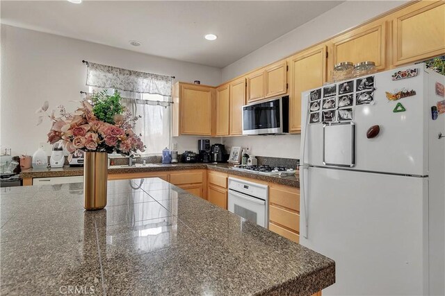 12988 Dos Palmas Rd, Victorville, CA 92392 - photo 20