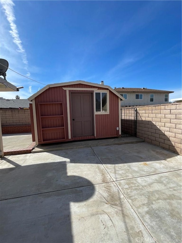 3570 Gettysburg Dr, Riverside, CA 92503 - exterior space with a fenced backyard