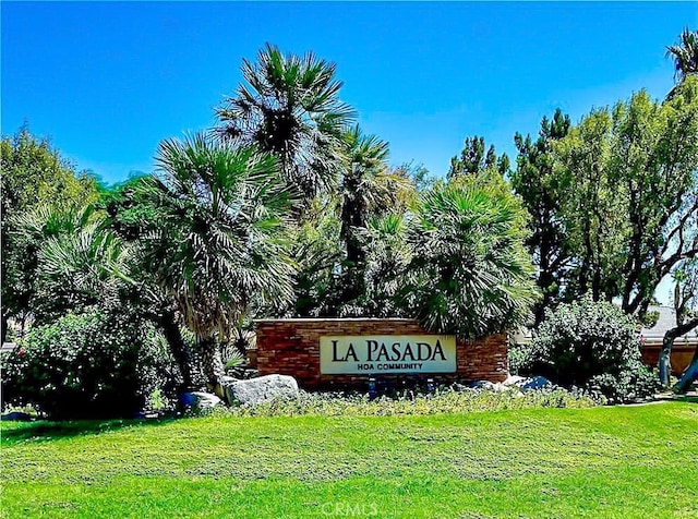 68262 Pasada Rd, Cathedral City, CA 92234 - community / neighborhood sign featuring a lawn