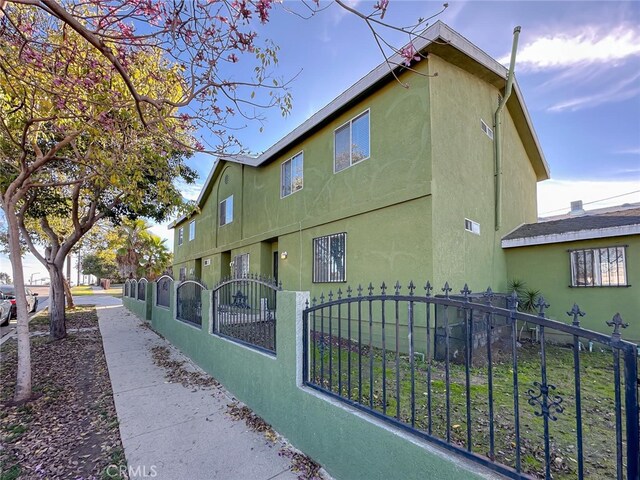 Listing photo 2 for 300 W 121st St W, Los Angeles CA 90061