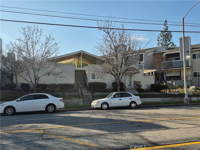 view of front of property