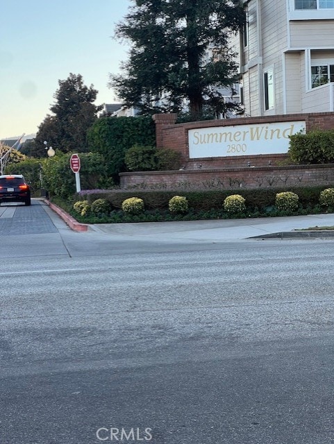 view of community / neighborhood sign