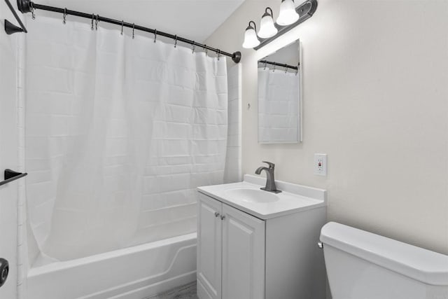 full bath featuring vanity, toilet, and shower / bath combo with shower curtain