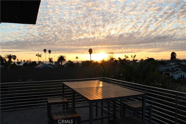 205 Esplanade, San Clemente, CA 92672 - wooden terrace with outdoor dining area