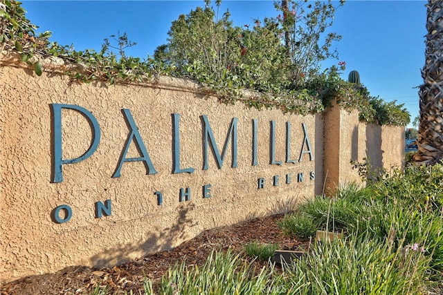 view of community / neighborhood sign