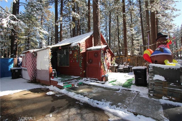 exterior space featuring fence