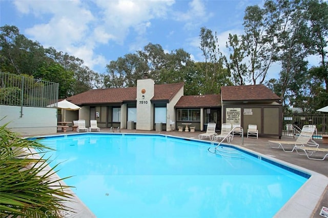 7506 Parkway Dr Unit 104, La Mesa, CA 91942 - community pool with a patio
