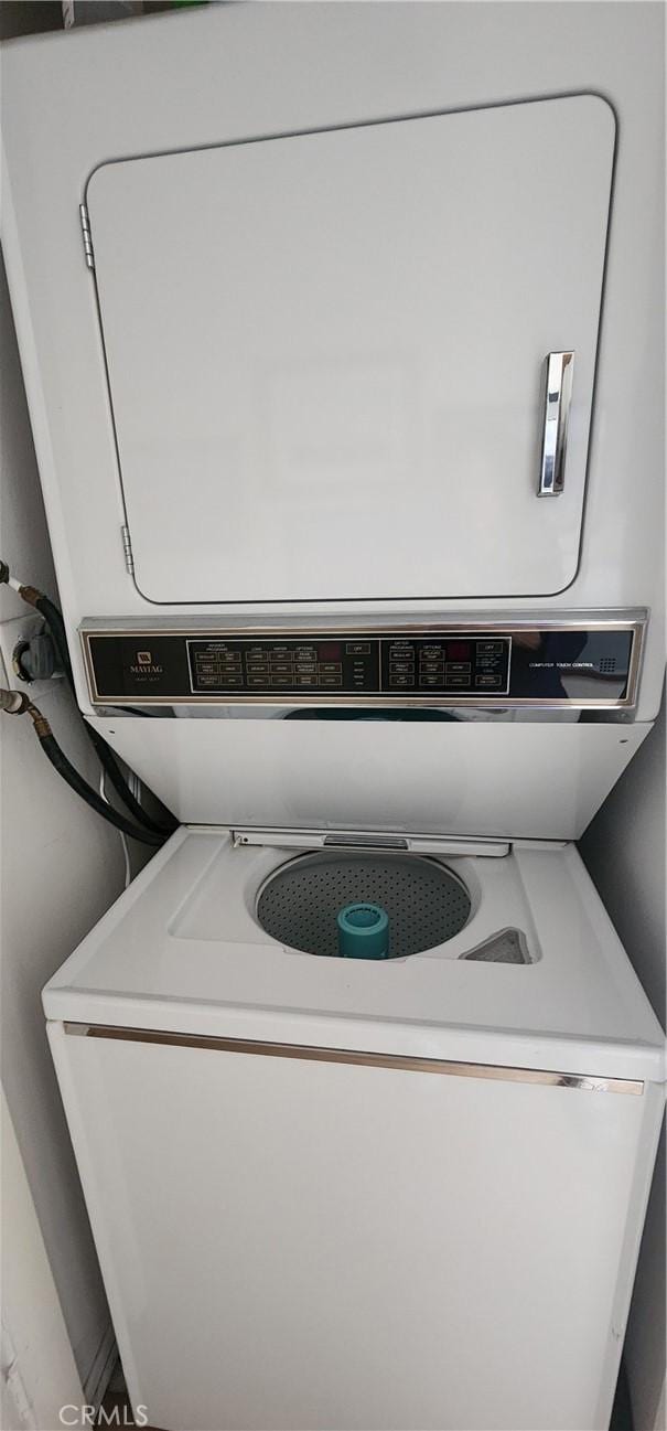 3311 Via Carrizo Unit P, Laguna Woods, CA 92637 - laundry area with washer / clothes dryer