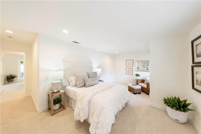 bedroom featuring light carpet, baseboards, visible vents, and recessed lighting