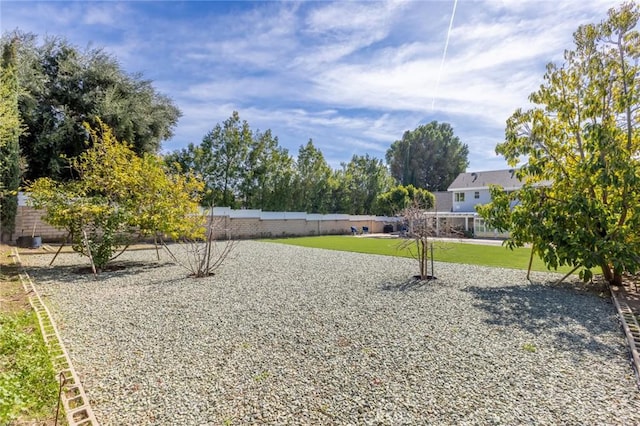 13440 Pala Ave, Sylmar, CA 91342 - view of yard