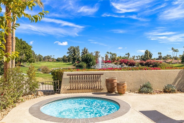 view of swimming pool