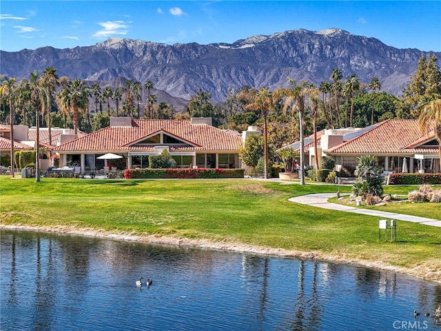 water view with a mountain view