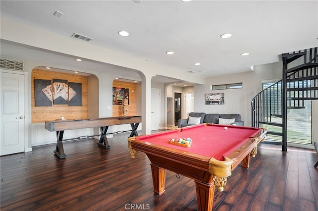 playroom with recessed lighting, wood finished floors, visible vents, and arched walkways