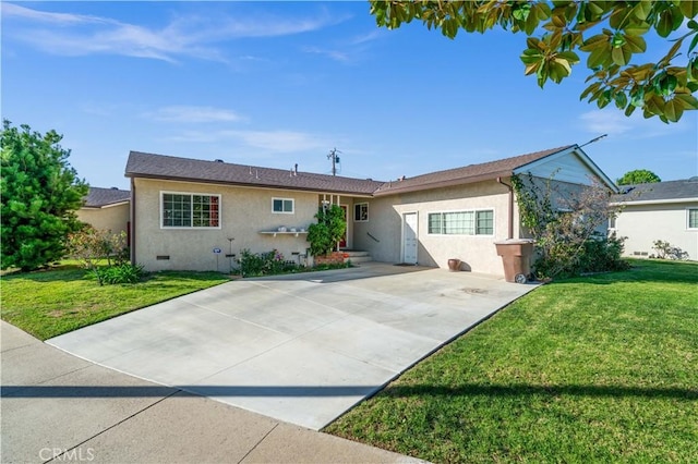 single story home with crawl space, stucco siding, and a front yard