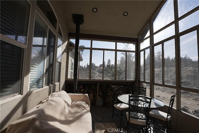 25841 Remington Ct, Tehachapi, CA 93561 - sunroom with plenty of natural light