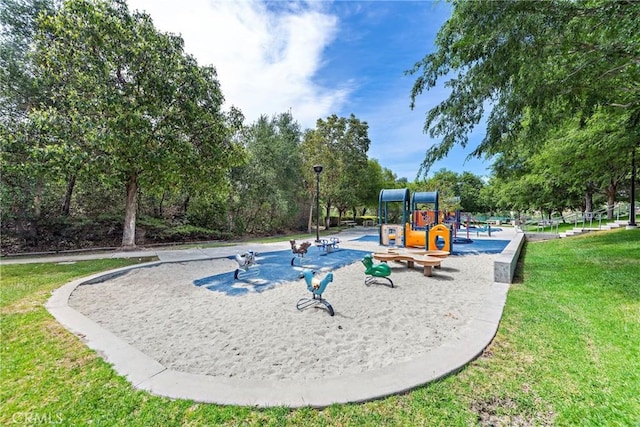 21485 Silvertree Ln, Rancho Santa Margarita, CA 92679 - photo 36