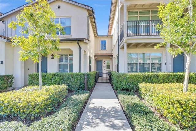 view of front of property featuring stucco siding