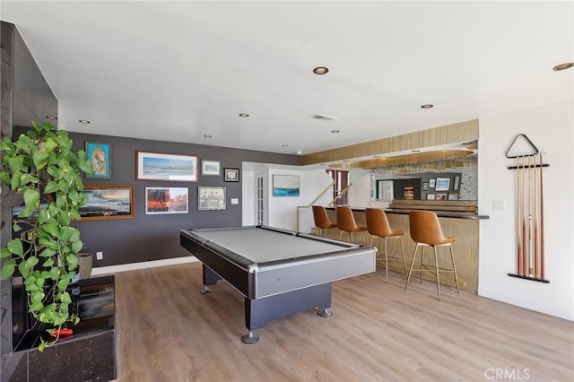 playroom with recessed lighting, billiards, visible vents, light wood-style floors, and a dry bar