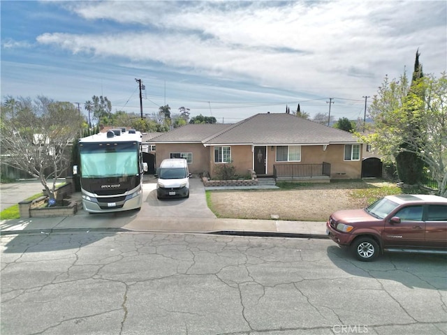view of front of property with stucco siding