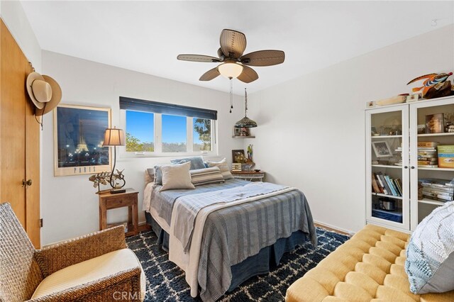 bedroom with a ceiling fan